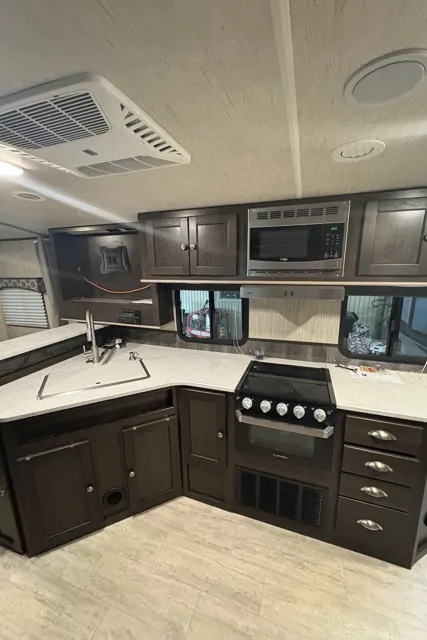 2020 Cruiser RV Shadow Cruiser S225 RBS