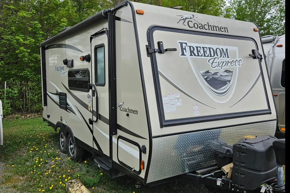 2017 Coachmen Freedom Express 21TQX
