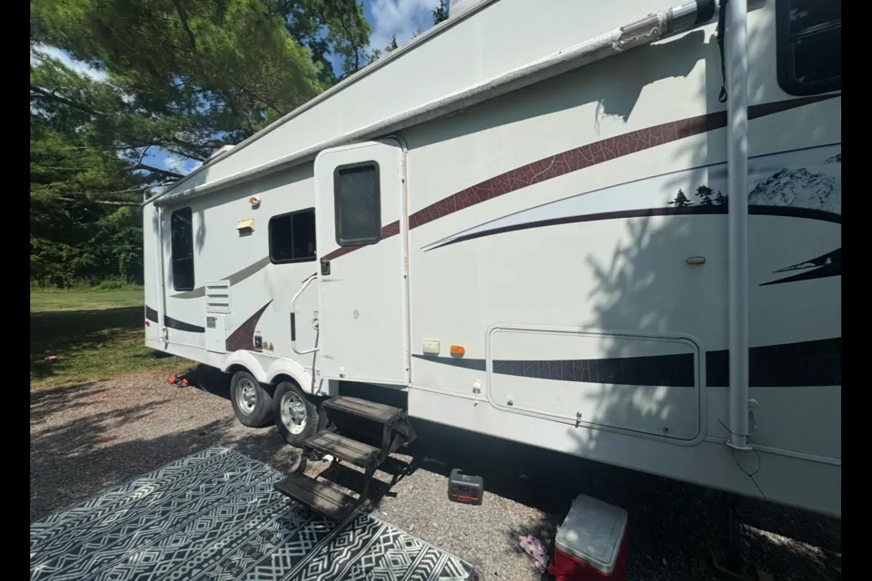2009 Coachmen Chaparral