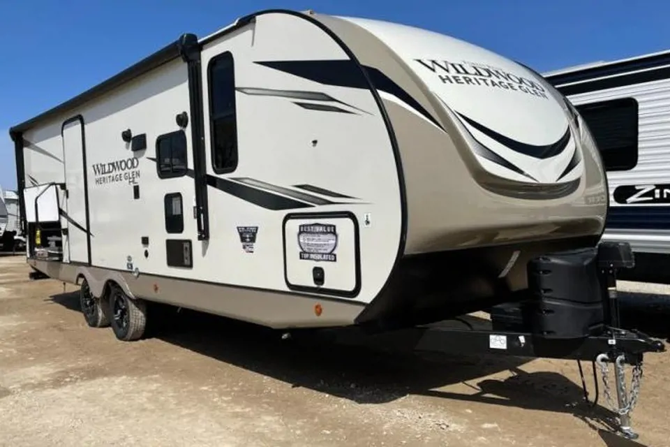 2022 Heritage Glen Hyper Lyte 23BHHL Sleeps 8!! à Chenoa, Illinois