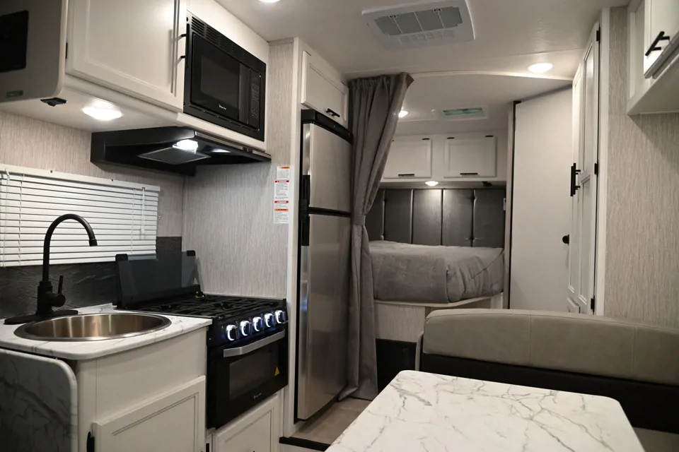2022 CrossTrail XL 23XG Class C in El-Mirage, Arizona