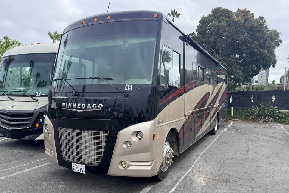 2017 Winnebago sunstar LX