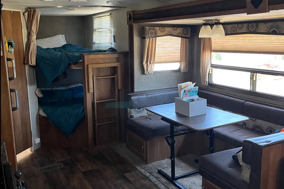 The Happy Glamper! - Sleeps 8-10! Keystone Springdale Travel Trailer à San-Jose, California