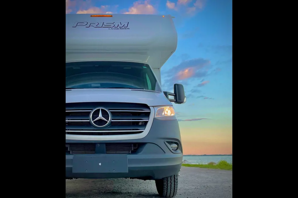 Snowbird's Coachmen Prism Class C in Grosse-Ile-Township, Michigan