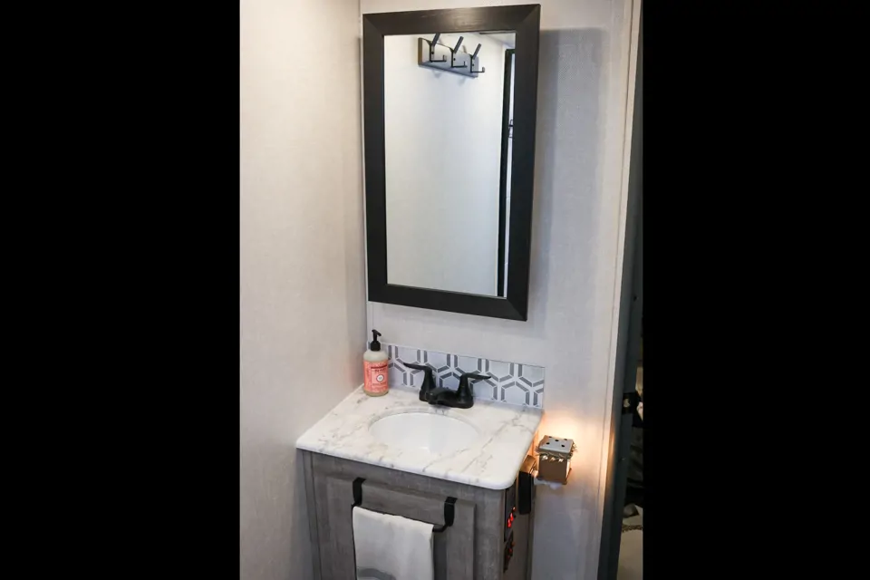 2023 Forest River Surveyor Legend 19MDBLE