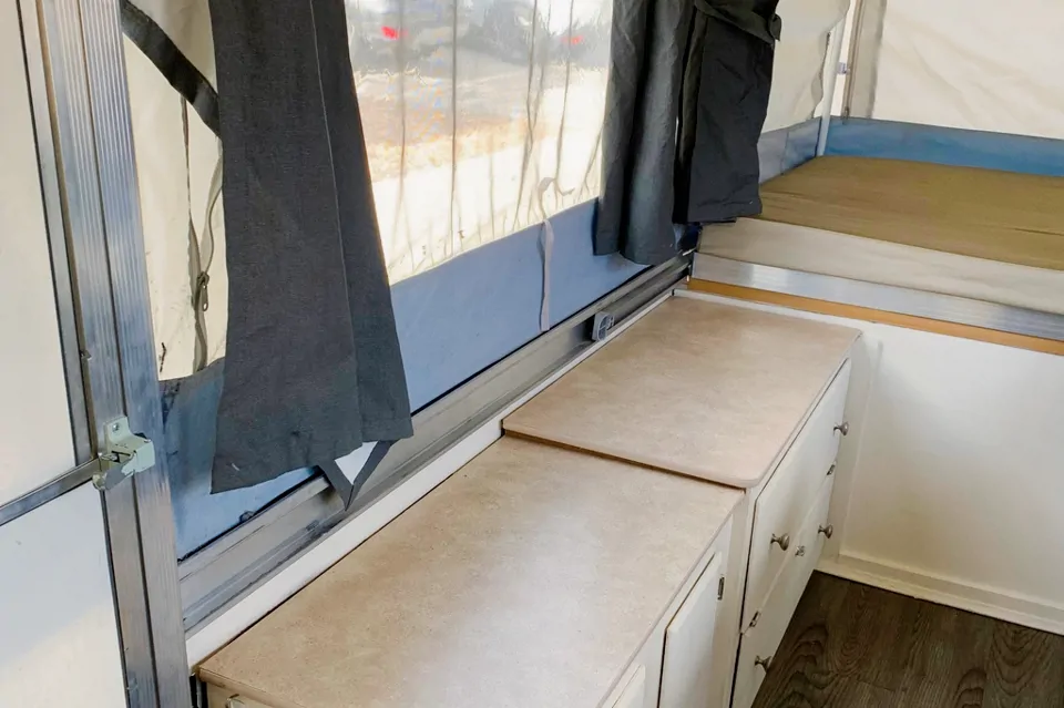 Susan's 2009 Coleman Fleetwood Santa Fe 4489 Tent Trailer in Commerce-City, Colorado