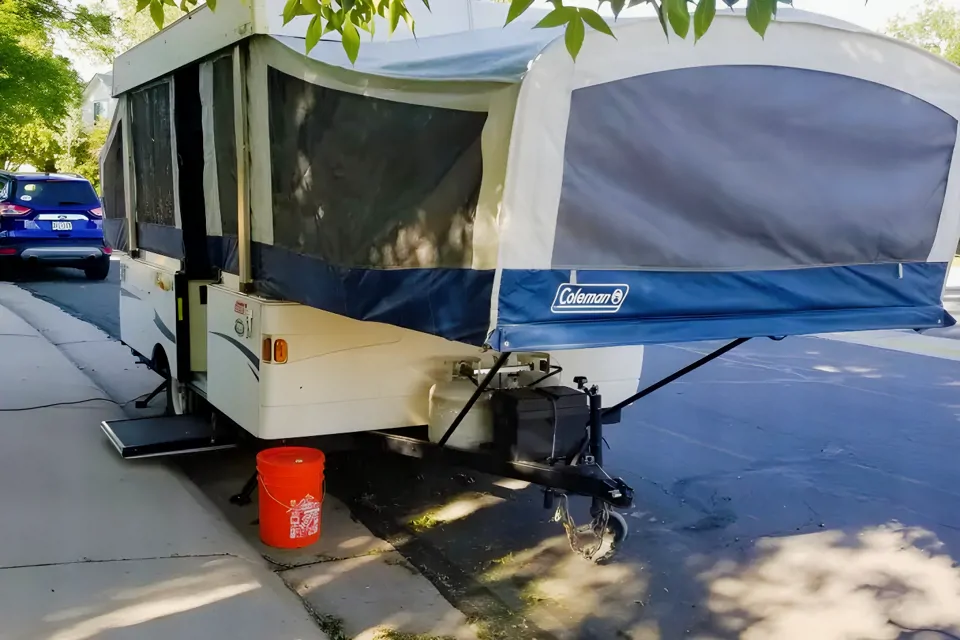 Susan's 2009 Coleman Fleetwood Santa Fe 4489 Tent Trailer in Commerce-City, Colorado