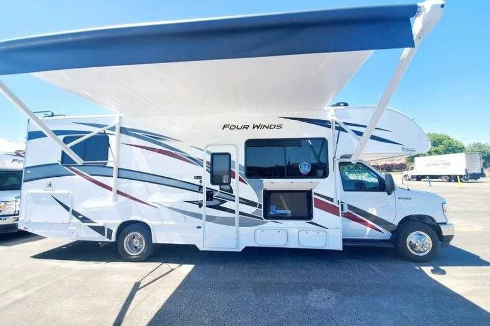 2022 Thor Motor Coach 2022 Thor Fourwinds 28Z