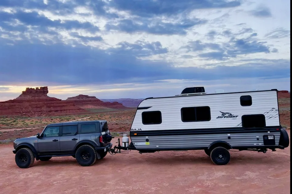 Jayflight Baja Bunkhouse Lightweight Off Grid à Calgary, Alberta