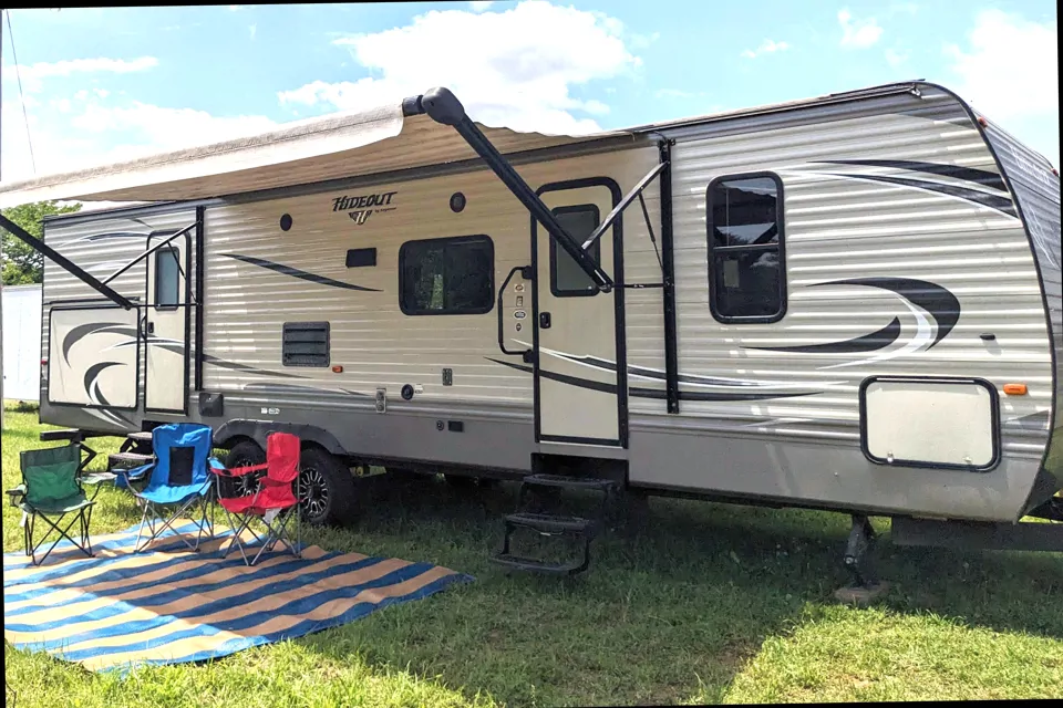 2 Bedroom Bunk Style Keystone Hideout Luxury in Tuttle, Oklahoma