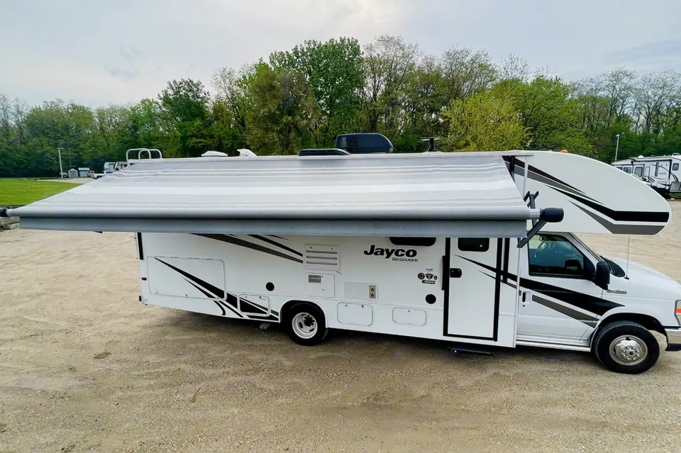 The Gypsy: Gorgeous NEW Luxury Class C Motorhome: Easy and FUN to drive!! in Saint-Paul, Minnesota