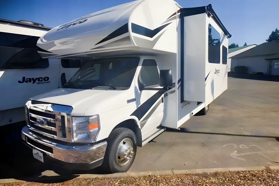 The Gypsy: Gorgeous NEW Luxury Class C Motorhome: Easy and FUN to drive!! in Saint-Paul, Minnesota