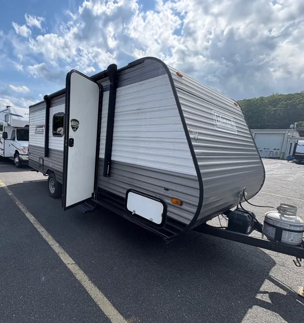 2022 Coleman CM17B22