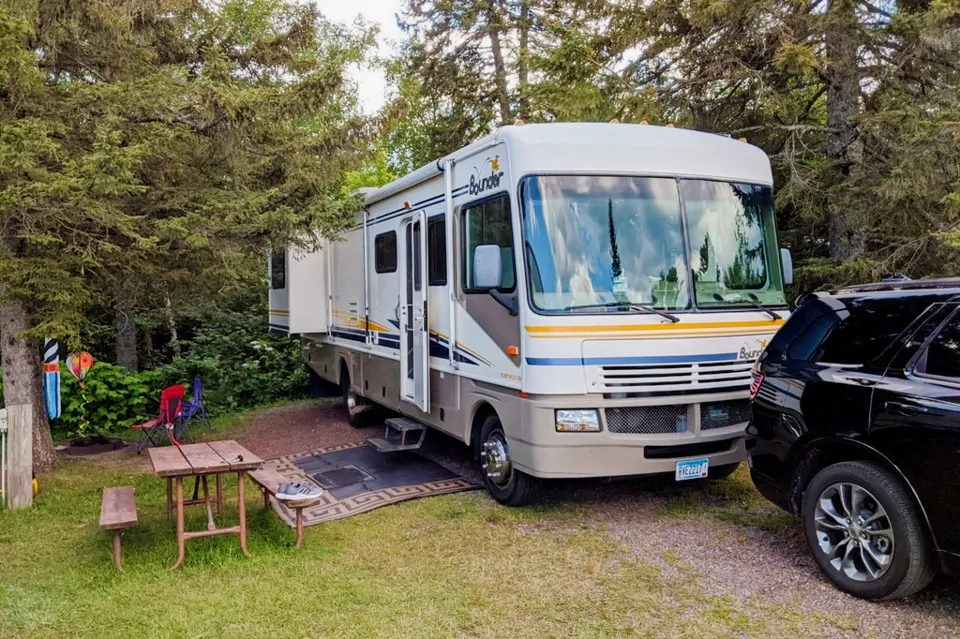 Rich's Fleetwood Bounder Class A à Willow-River, Minnesota