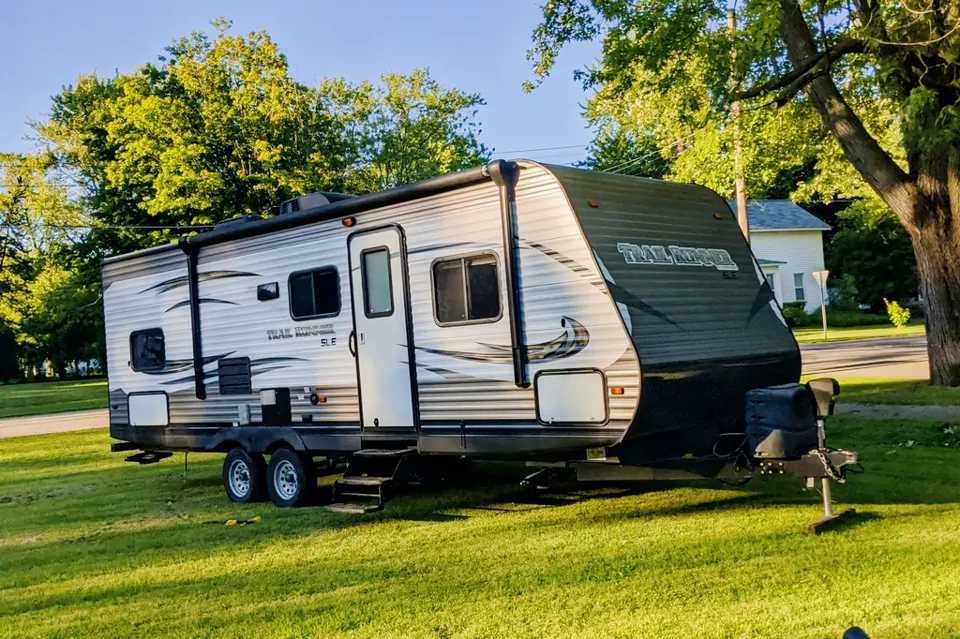 Jamie's Heartland Trailrunner Travel Trailer in Crystal, Michigan