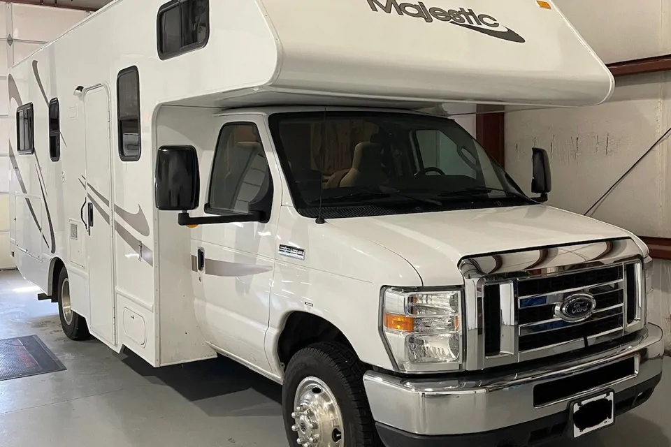 2018 Thor Motor Coach Four Winds Majestic