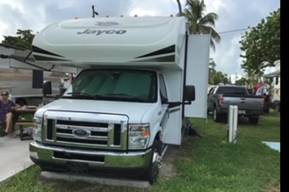 Dawg House #2 - 250 miles per day included à Homestead, Florida