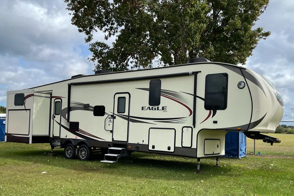 Vincent's Jayco Eagle 360qbok Fifth Wheel à Clermont, Florida