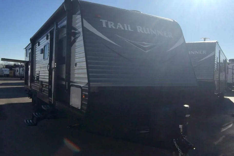Travis's Heartland Trailrunner 31SLE Travel Trailer in Alvarado, Texas
