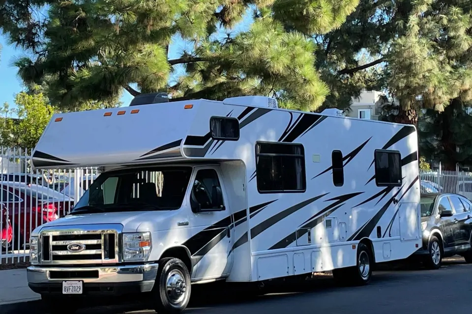 Free propane, no additional charge (only cleaning), free parking in Los-Angeles, California