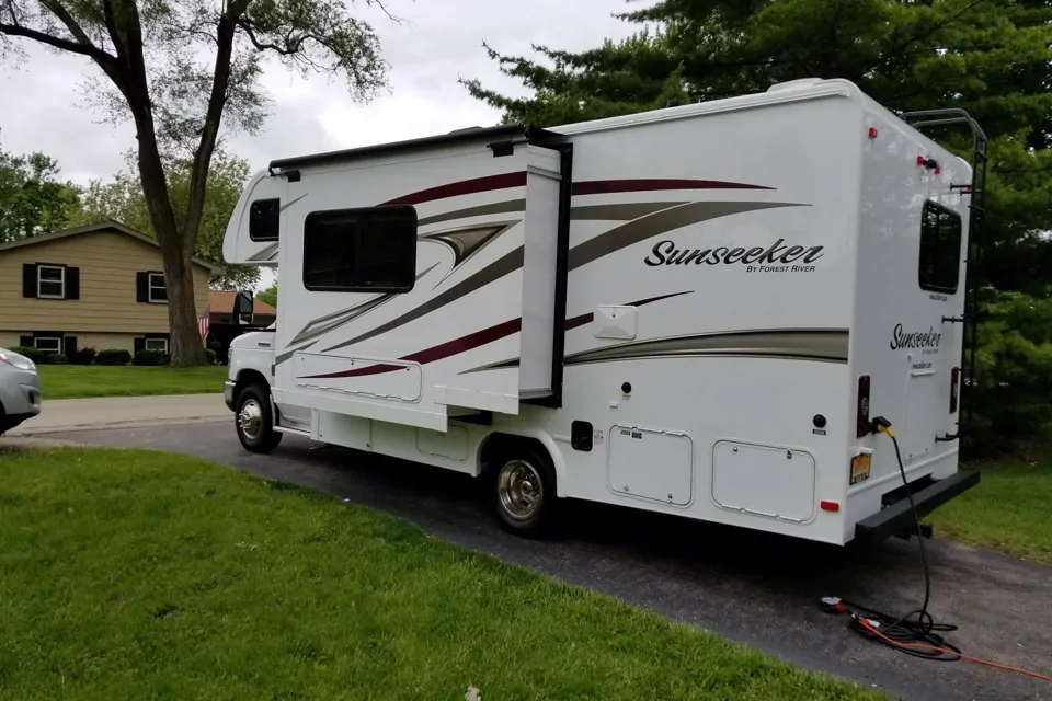 2017 Forest River Sunseeker - Little Lisa the Family Friendly RV!! in Crystal-Lake, Illinois