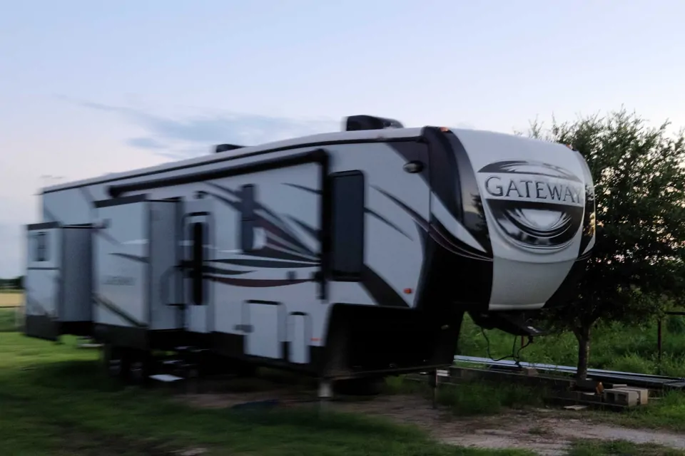 Robert's Heartland Gateway 3800RLB 5th Wheel à New-Braunfels, Texas