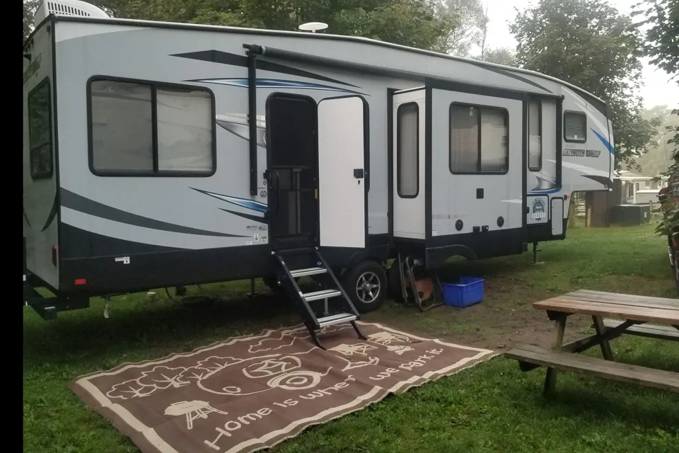 2019 Forest River Arctic Wolf 305ml6