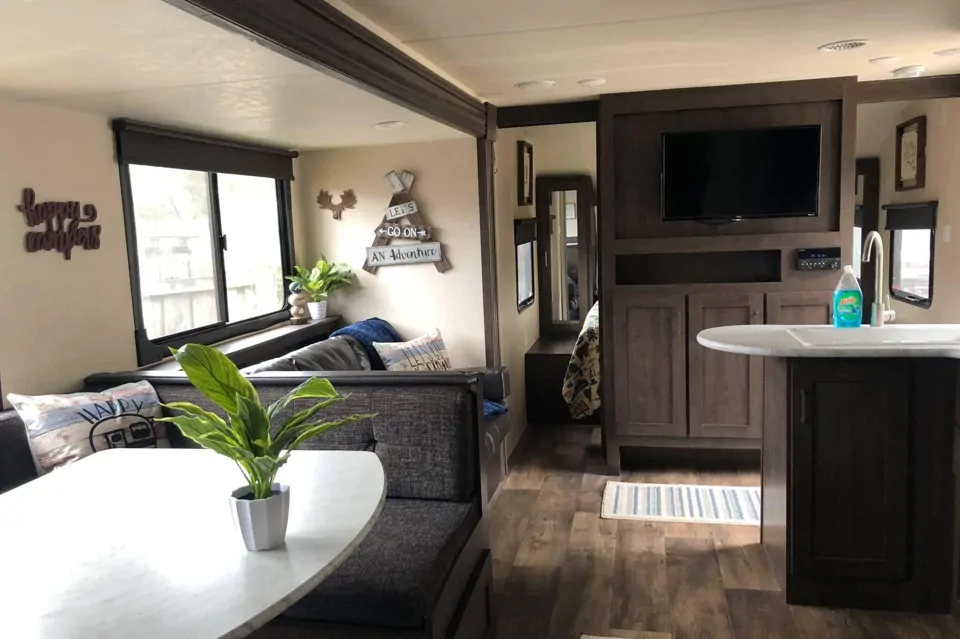 Sundays Best Rentals! 2018 Forest River, meet Bonnie! in Ocala, Florida