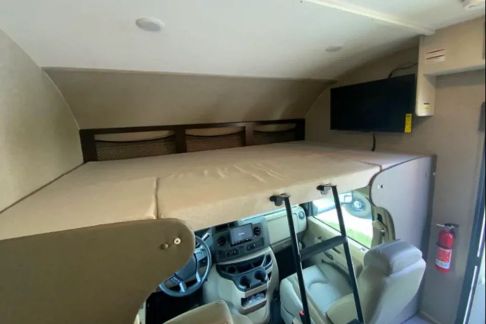 150 Miles Free Per Day- 2021 26ft C Class - Theater Seats in Orlando, Florida