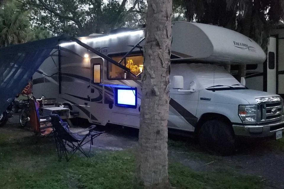 Donald 's Thor 29FE 29FE Class C in Holiday, Florida