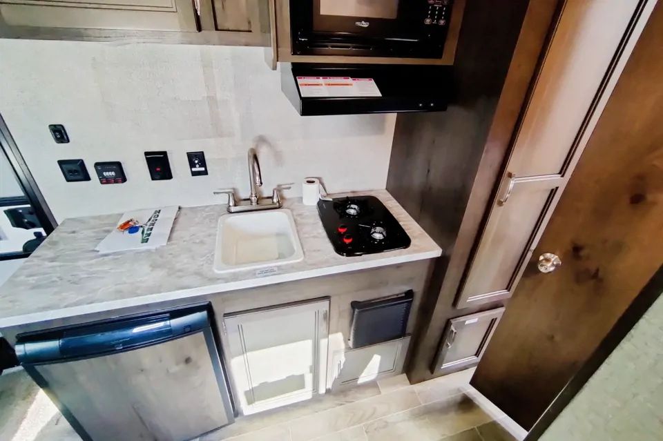 Dennis's Jayco Jayflight SLX-7 174BH in Anaheim, California