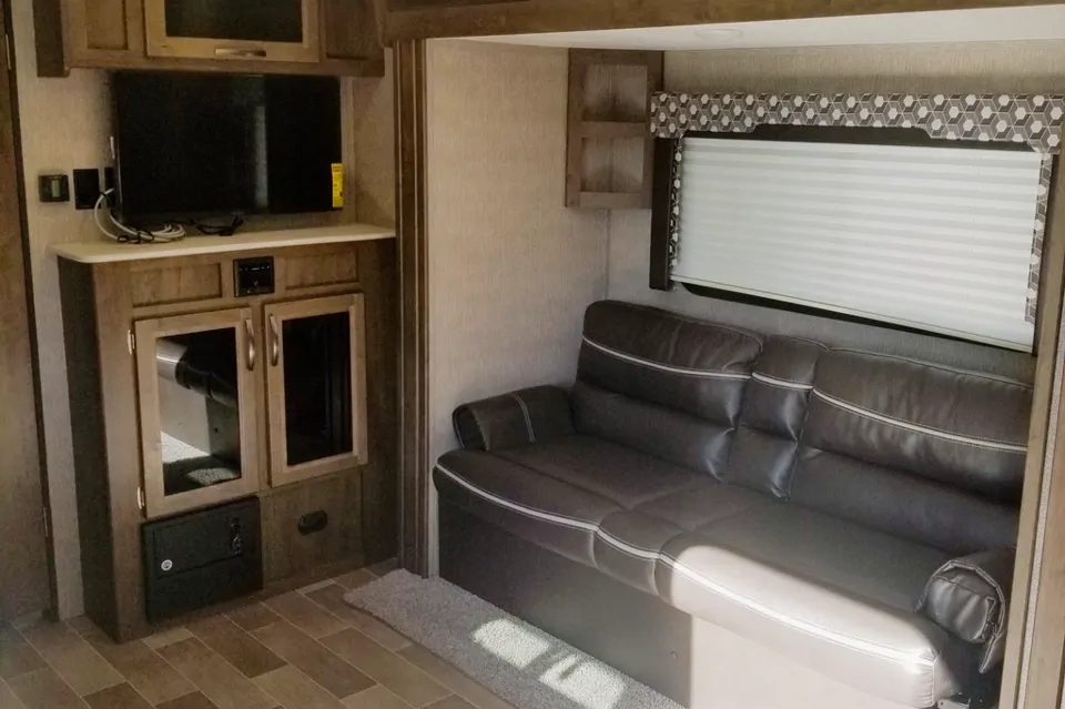 IVAN Coleman 185RB Travel Trailer à Fresno, California