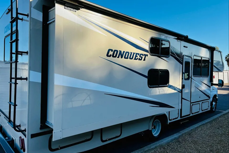 Luxury & Affordable RV - Conquest in Phoenix, Arizona