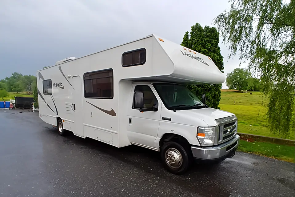 2014 Thor Motor Coach Four Winds Majestic
