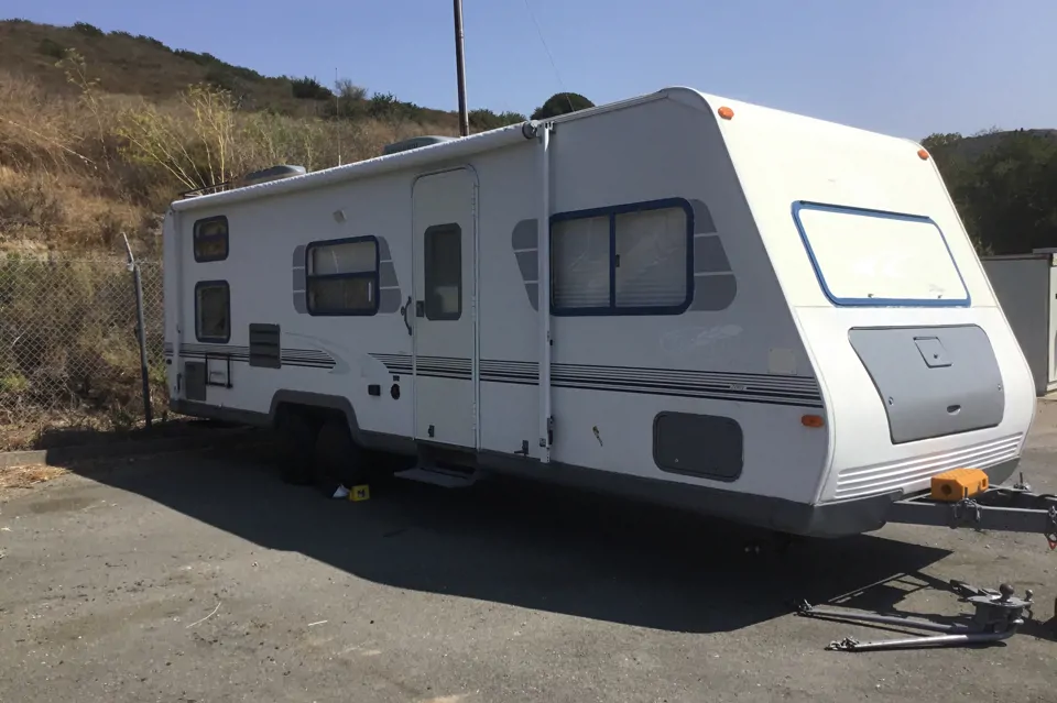 2001 Travel Lite RV 7200