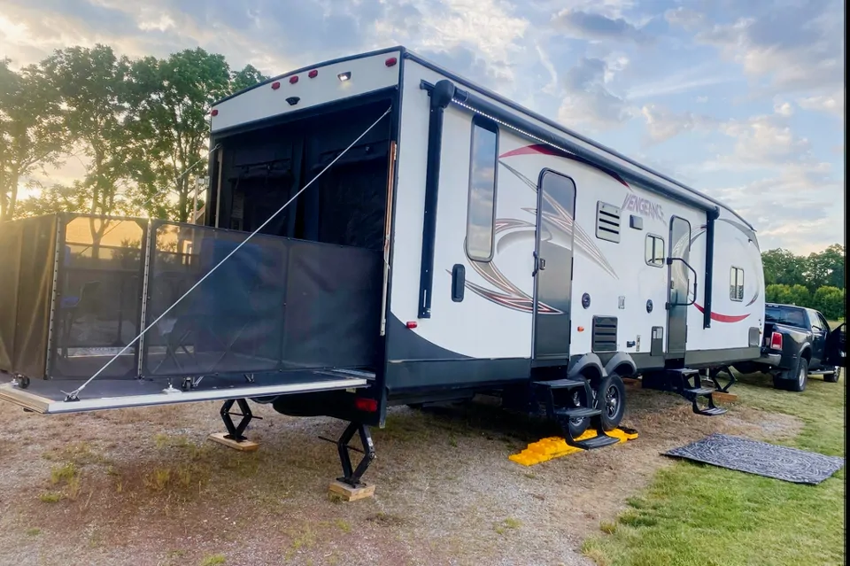Hey - Bella - BRB RV Rental in East-York, Pennsylvania