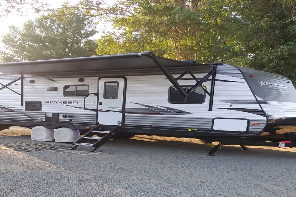 Jozef's Heartland pioneer BH270 Travel Trailer à Redlands, California