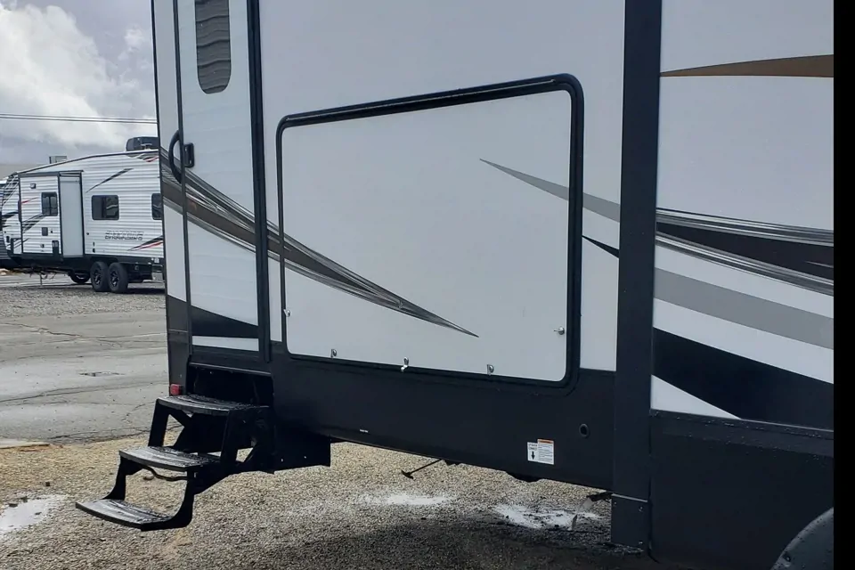 Turner's Forest River Sabre Fifth Wheel in Perris, California