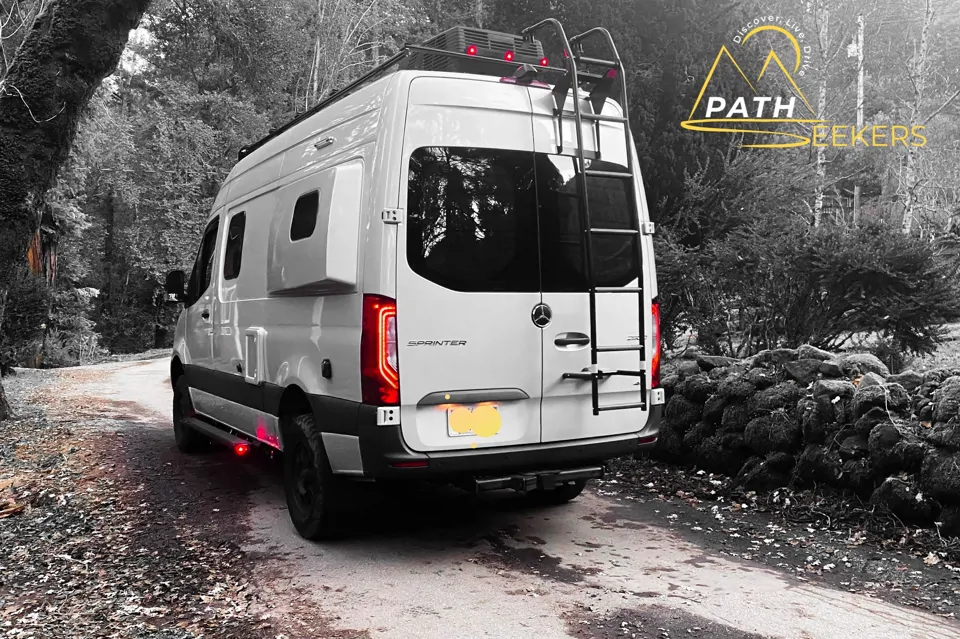 Van Gogh: 4x4 Winnebago Revel Campervan in San-Jose, California