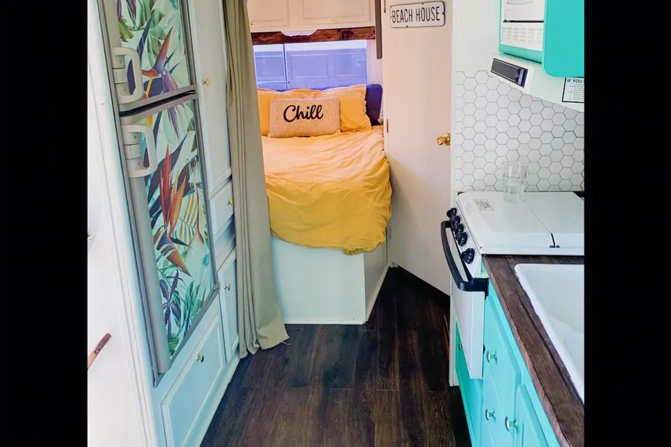 La Flor - Beach Style Class A RV in Orlando, Florida