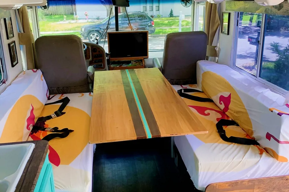 La Flor - Beach Style Class A RV in Orlando, Florida
