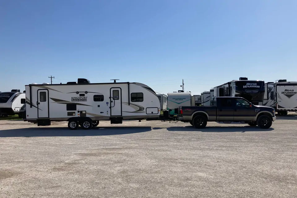 Michael N’ Adriane’s 2021 Gulf Stream 28BBS Kingsport Ranch Travel Trailer Only 3 years New! à Alpine, California