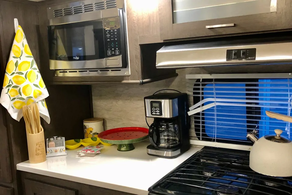 Scott's Beautiful and Clean 2019 Forest River Salem 27RE in Okeechobee, Florida