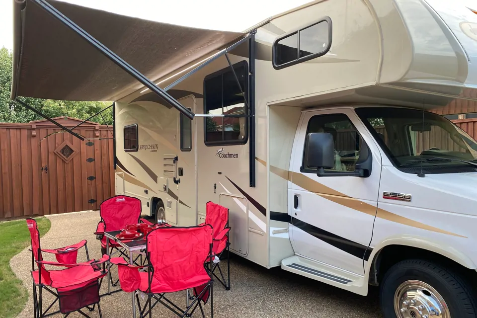 2019 Coachmen 27 QB Leprechaun