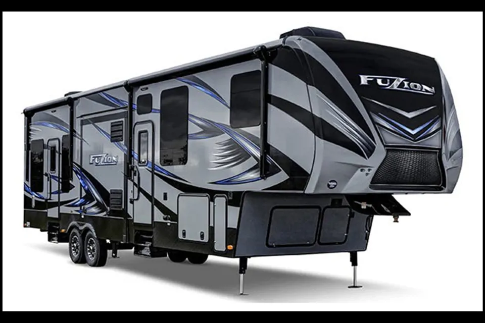 2017 Keystone Fuzion