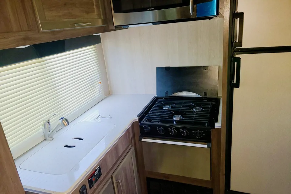 Kellie's Genesis Supreme Rv Supreme Toy Hauler in Banning, California