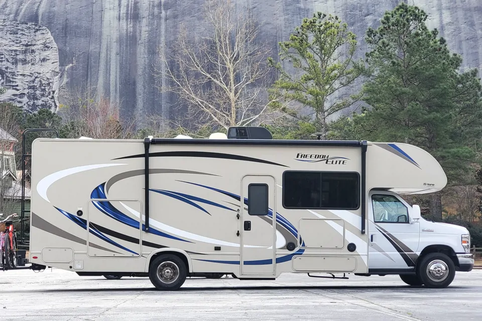 2019 Thor Motor Coach Freedom Elite 29FE