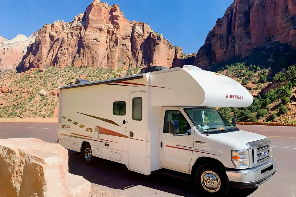 Maggie- 2019 Winnebago Outlook 25j  à Sutherlin, Oregon