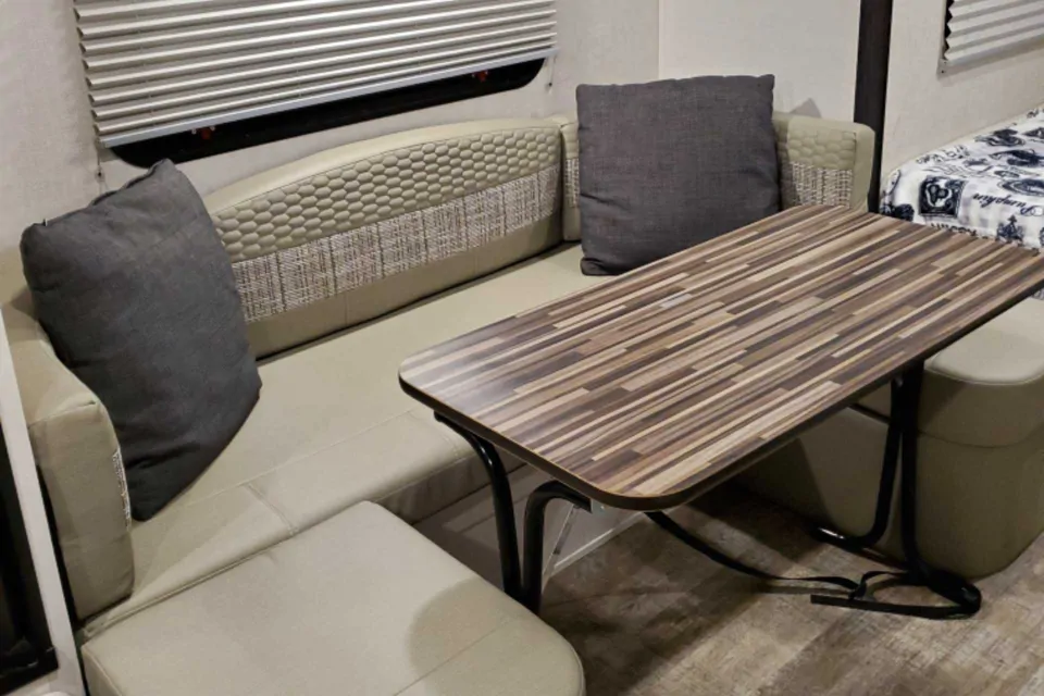 "Magpie "Forest River R pod Travel Trailer(PET FRIENDLY) in Gold-Bar, Washington