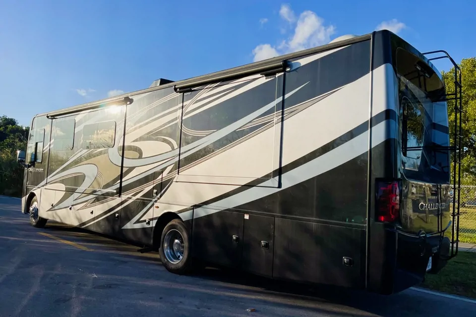 Oscar’s Thor Motor Coach challenger Class A in Miami, Florida